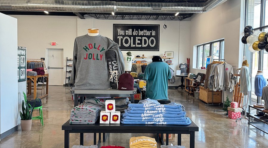 sweatshirts-t-shirts